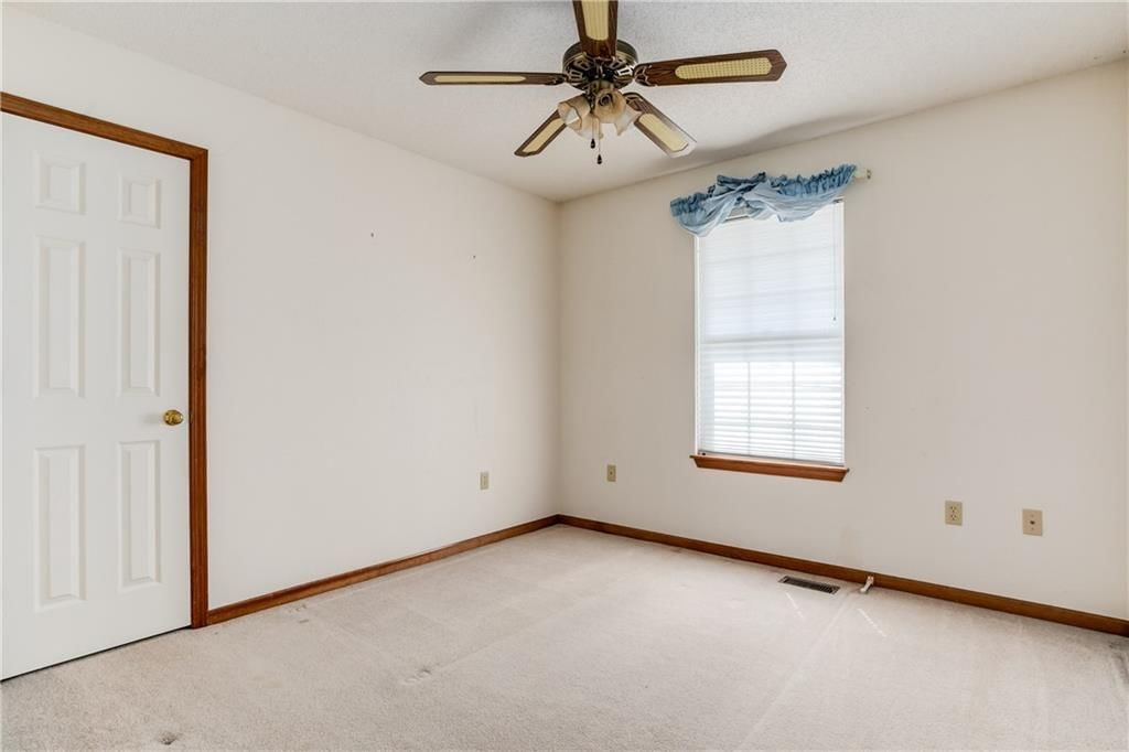 24005 W 57th Terrace — photo 13