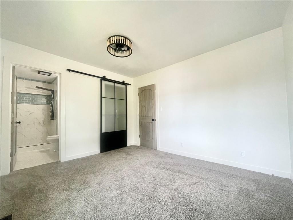 Photo 16 of 35 - 907 N River Boulevard