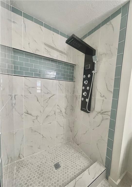 Photo 19 of 35 - 907 N River Boulevard