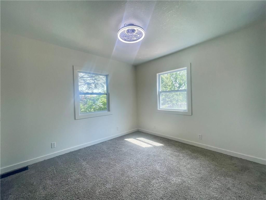 Photo 26 of 35 - 907 N River Boulevard