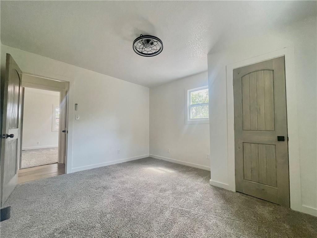 Photo 31 of 35 - 907 N River Boulevard