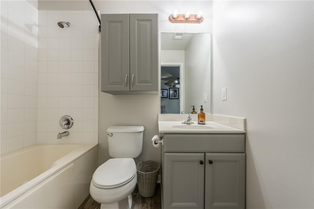8126 N Lawndale Avenue — photo 18