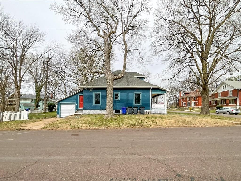 Photo 16 of 16 - 820 S Vermont Avenue