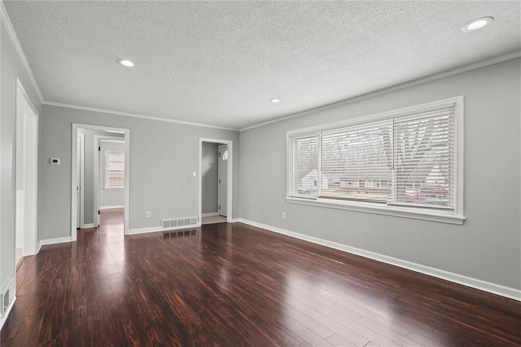 2506 W 77th Street — photo 9