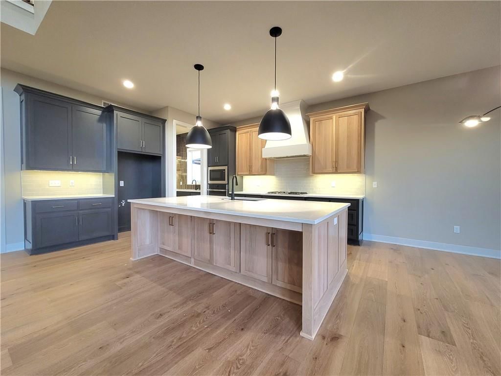 18248 Century Street — photo 9