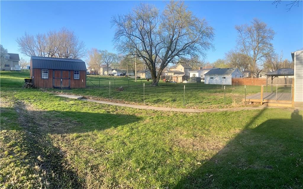 1005 W Chestnut Street — photo 17