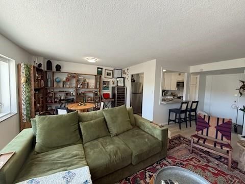 4545 Wornall Road — photo 3