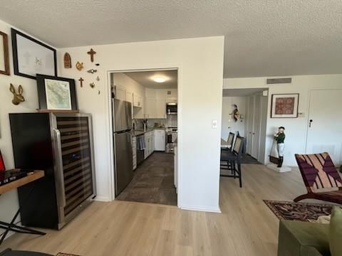 4545 Wornall Road — photo 8