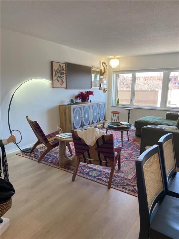 4545 Wornall Road — photo 11