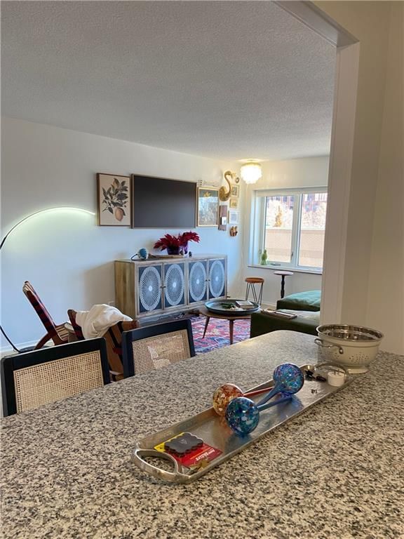 4545 Wornall Road — photo 12