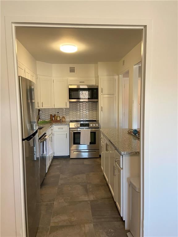4545 Wornall Road — photo 15