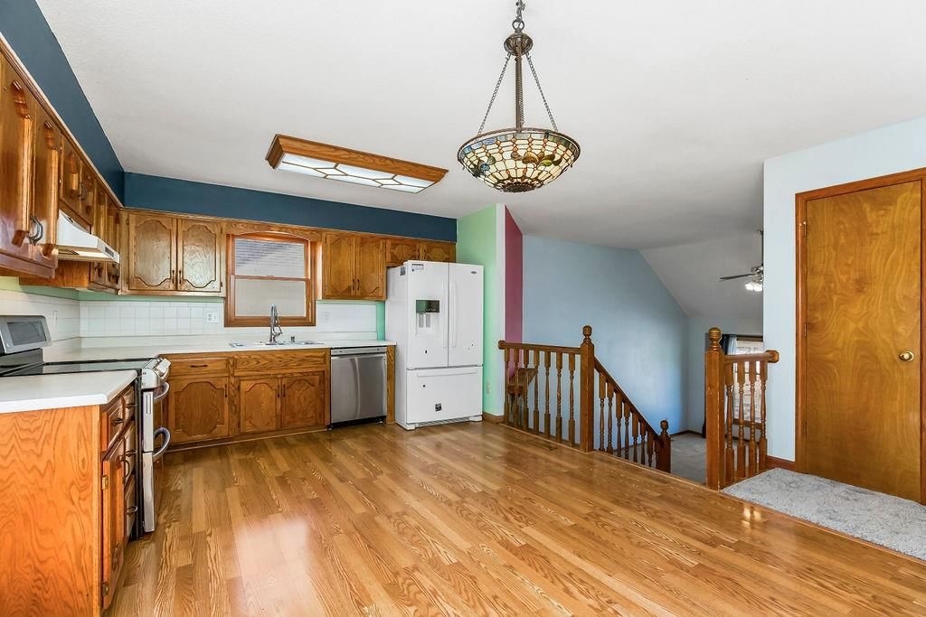 6327 N Bedford Avenue — photo 6