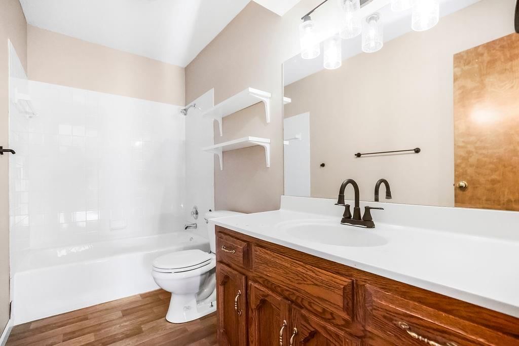 6327 N Bedford Avenue — photo 9