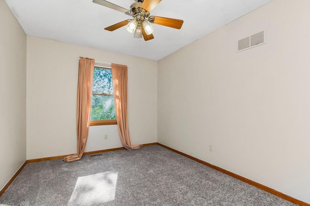 6327 N Bedford Avenue — photo 11