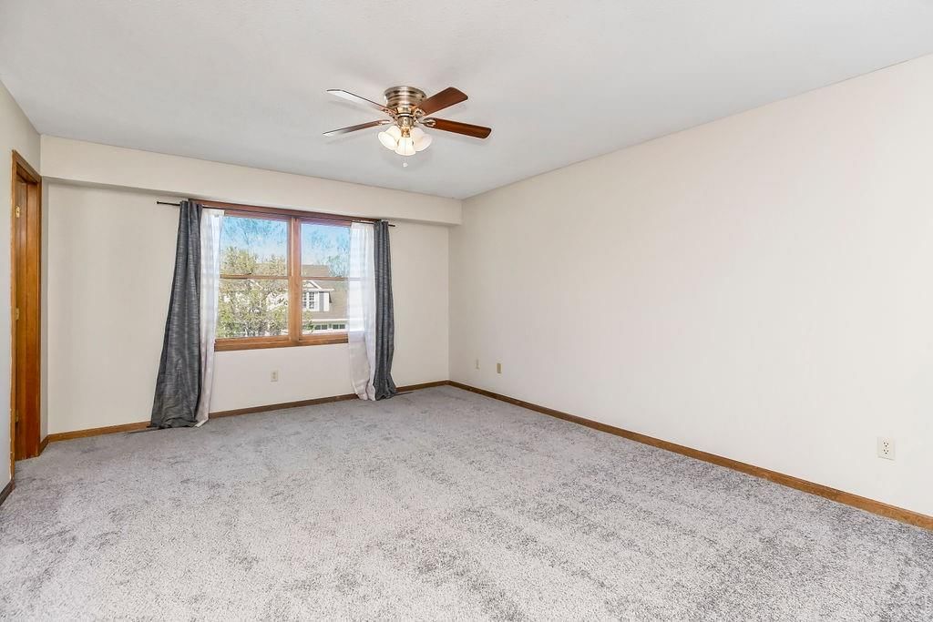 6327 N Bedford Avenue — photo 12