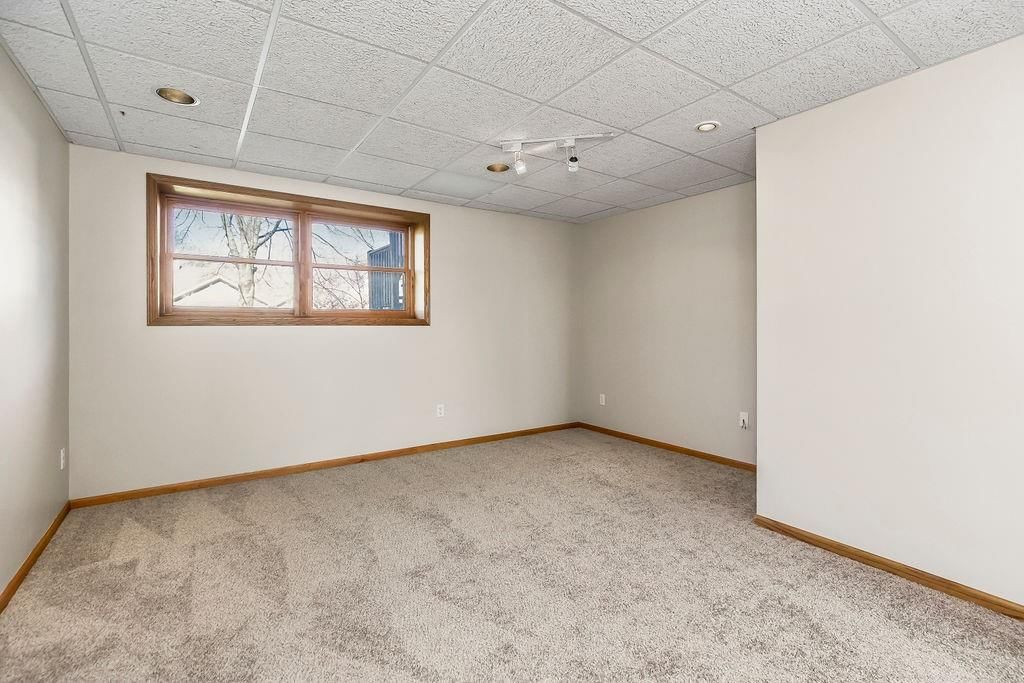 6327 N Bedford Avenue — photo 19