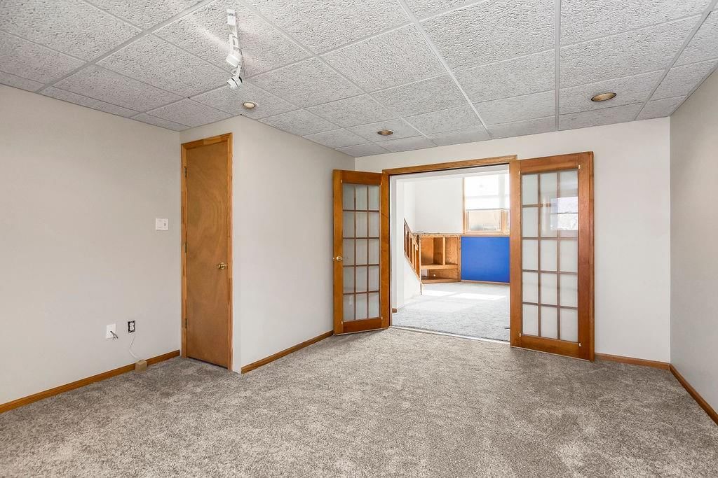 6327 N Bedford Avenue — photo 20
