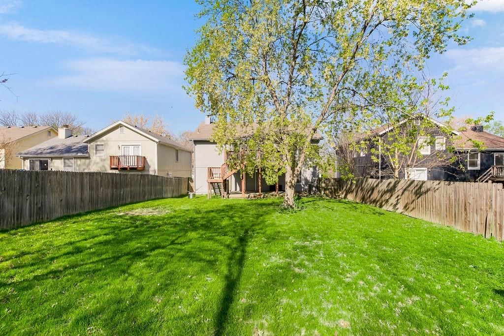 6327 N Bedford Avenue — photo 23