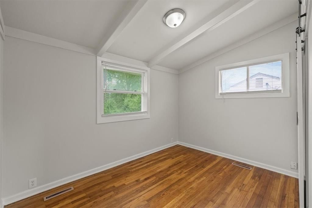 5228 Webster Avenue — photo 11