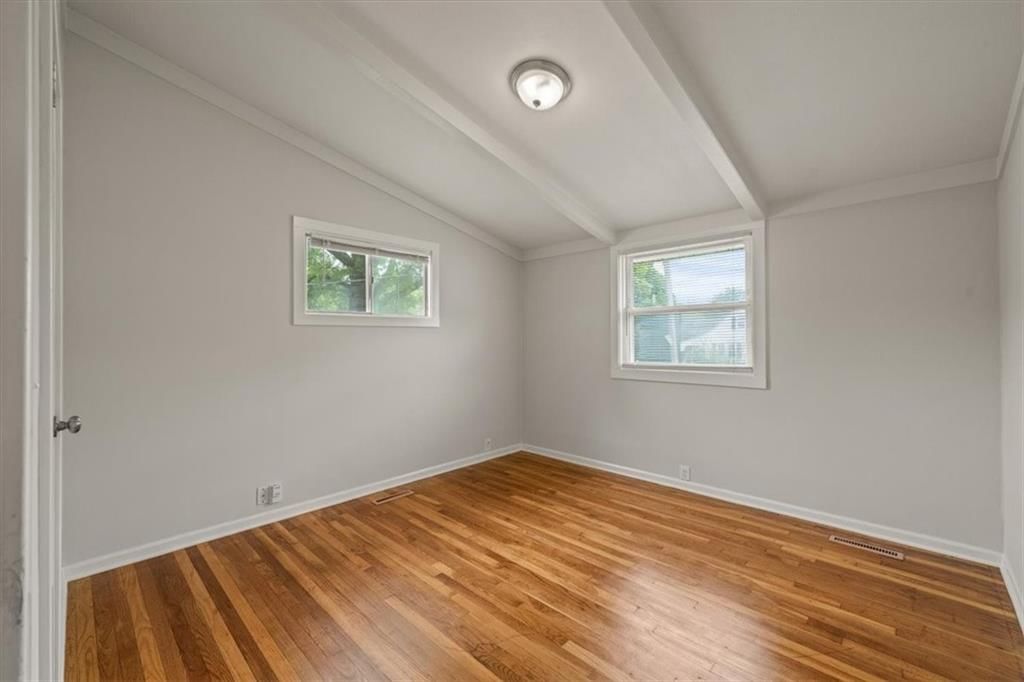 5228 Webster Avenue — photo 13