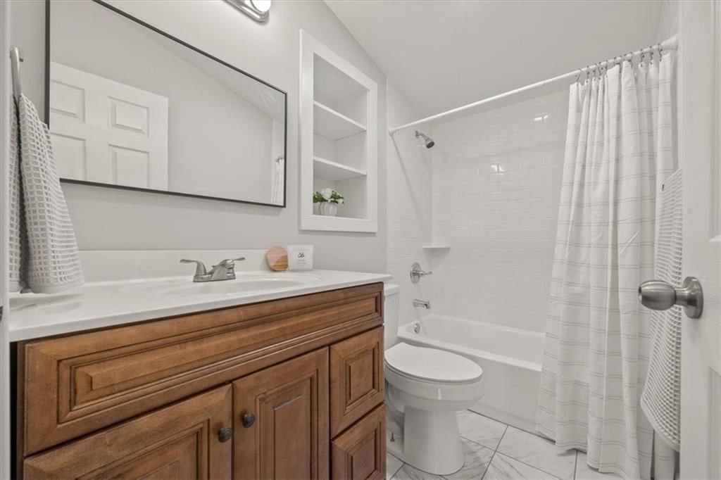 5228 Webster Avenue — photo 15