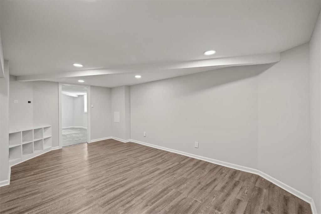 5228 Webster Avenue — photo 17