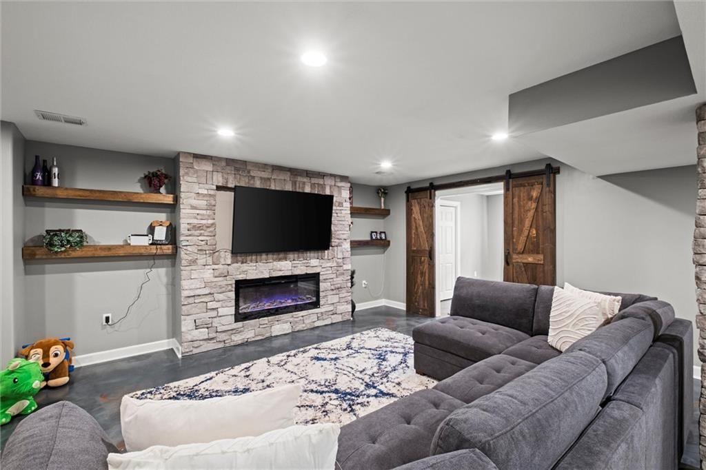 18952 W 167th Terrace — photo 32