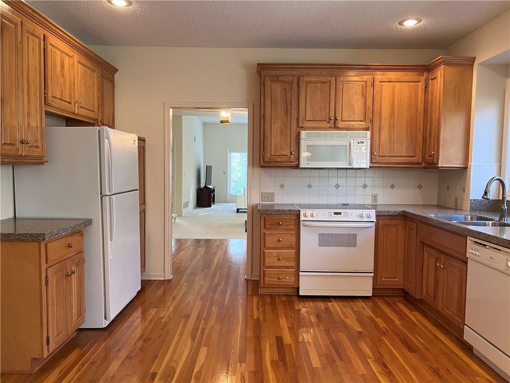 14410 Russell Street — photo 5