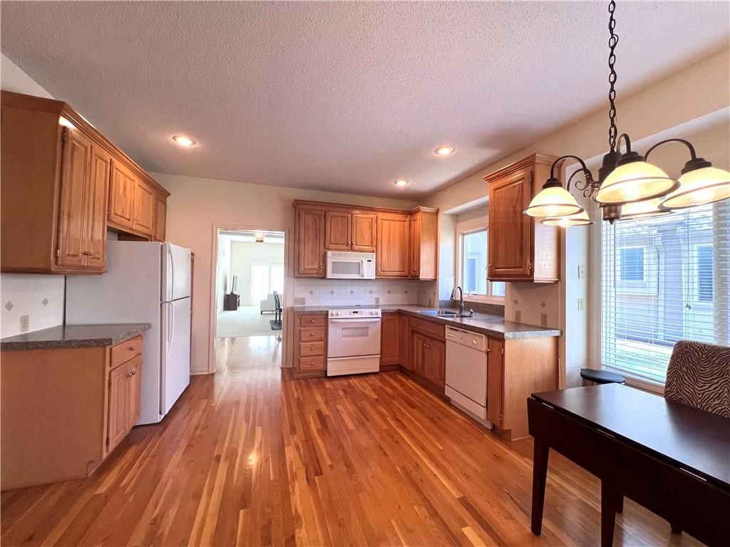 14410 Russell Street — photo 9