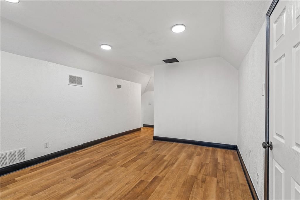 2905 Wabash Avenue — photo 24