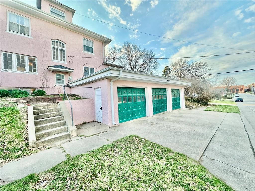 903 W 2ND Street — photo 12