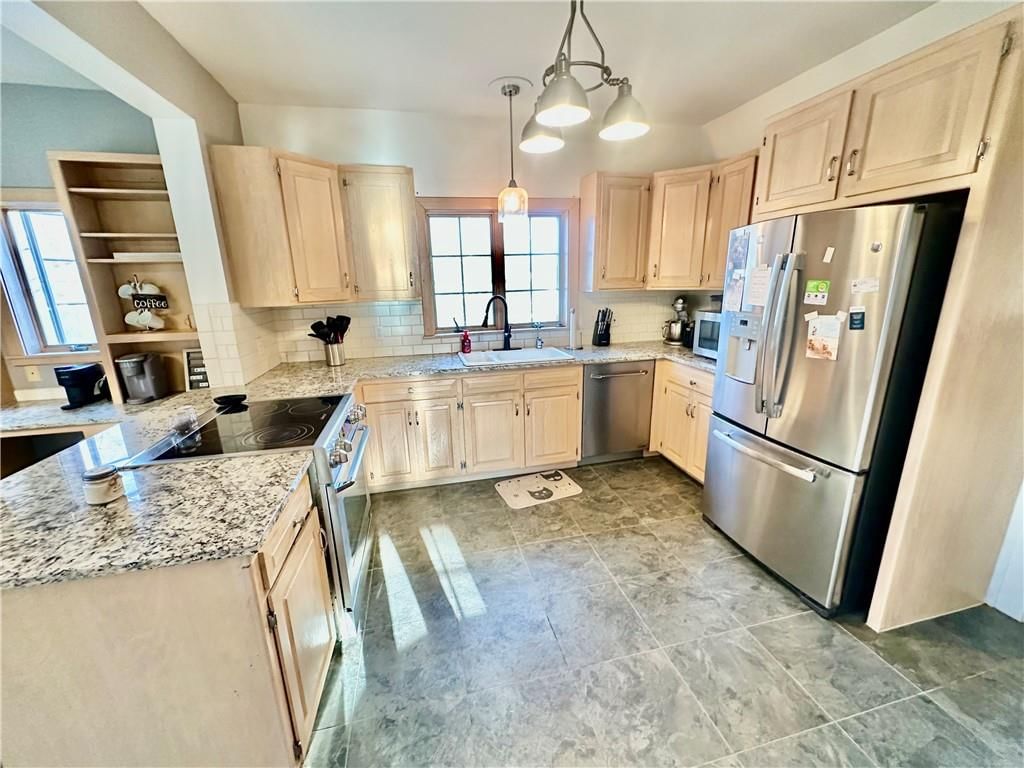 903 W 2ND Street — photo 39