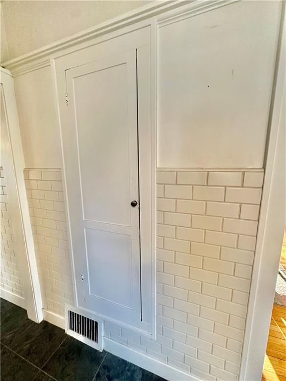 903 W 2ND Street — photo 42