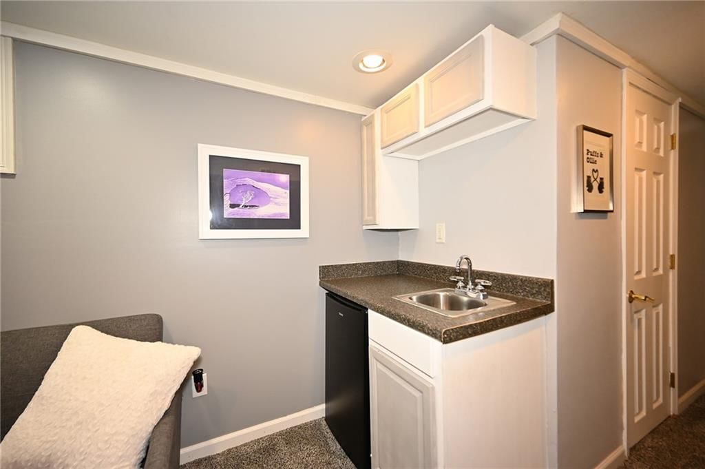 Photo 13 of 16 - 501 W 86TH Street