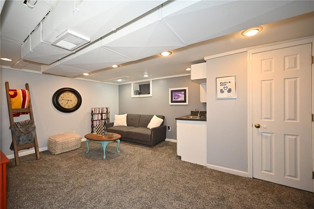 Photo 14 of 16 - 501 W 86TH Street