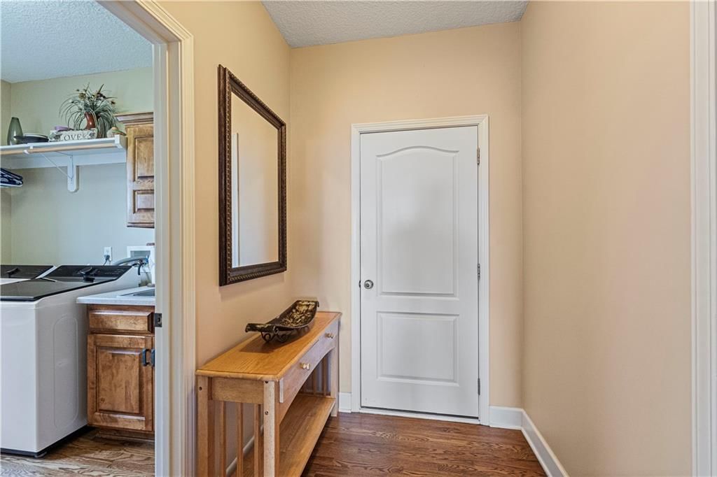 7816 N Hull Avenue — photo 27