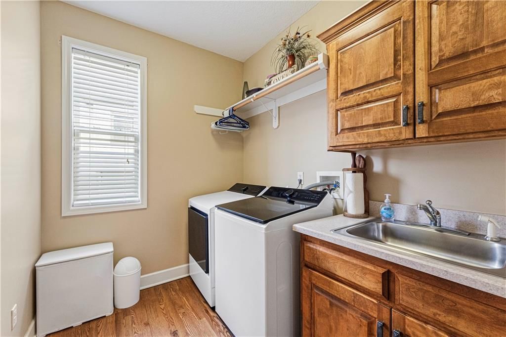 7816 N Hull Avenue — photo 28
