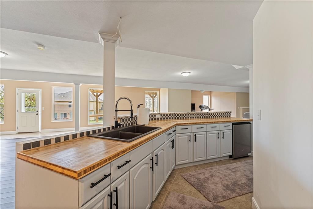 7816 N Hull Avenue — photo 33