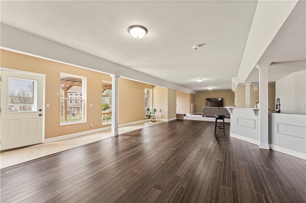 7816 N Hull Avenue — photo 35