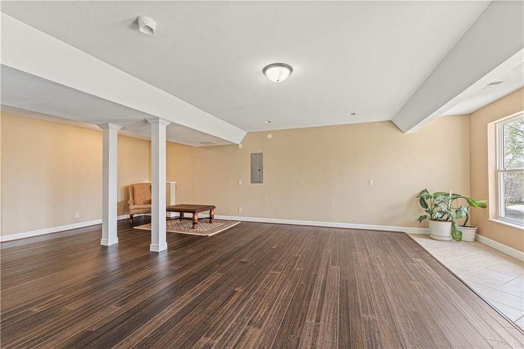 7816 N Hull Avenue — photo 36