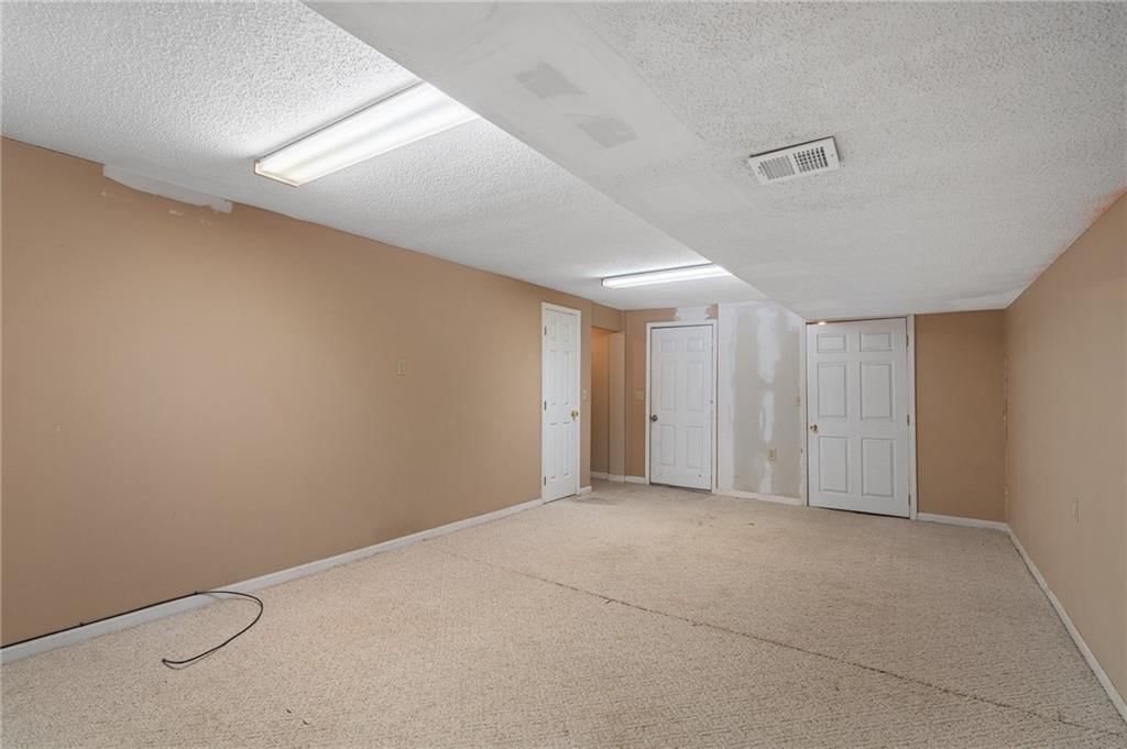 13816 W 81st Street — photo 36