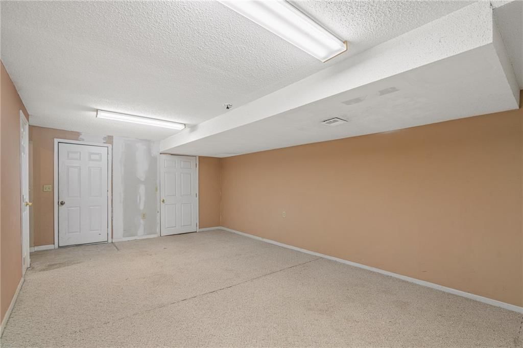 13816 W 81st Street — photo 37