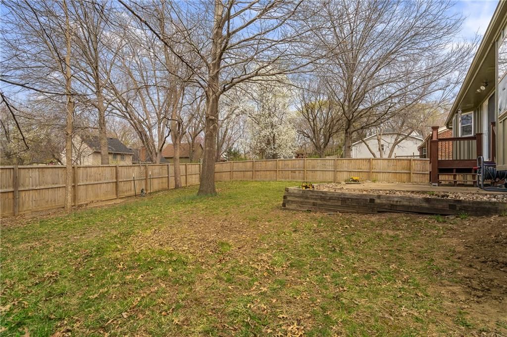 13816 W 81st Street — photo 43