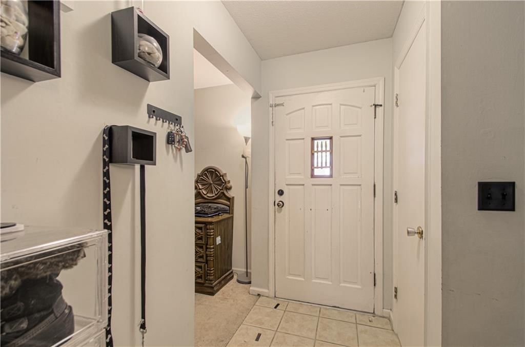 24 Broyles Street — photo 3