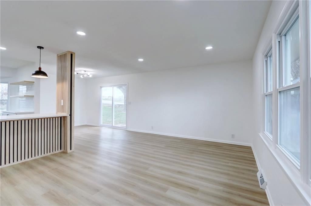 Photo 6 of 42 - 17002 NW 76th Street