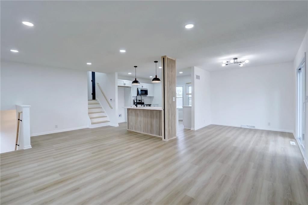 Photo 8 of 42 - 17002 NW 76th Street