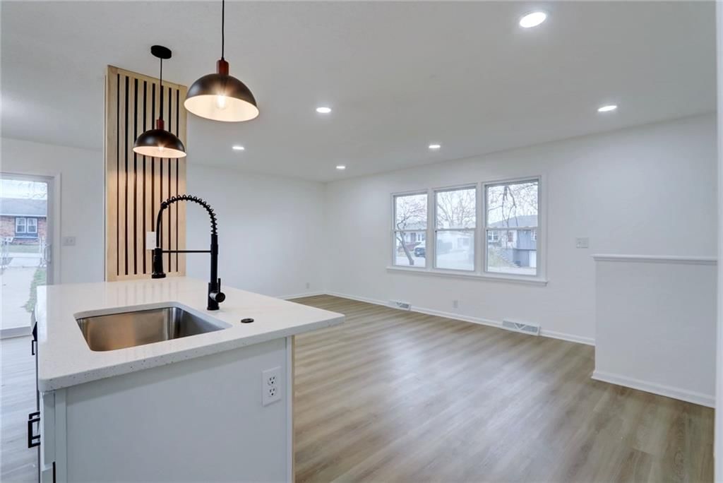 Photo 12 of 42 - 17002 NW 76th Street
