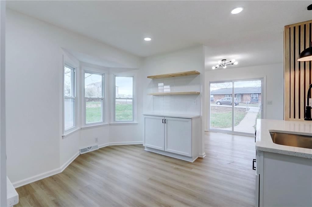 Photo 13 of 42 - 17002 NW 76th Street