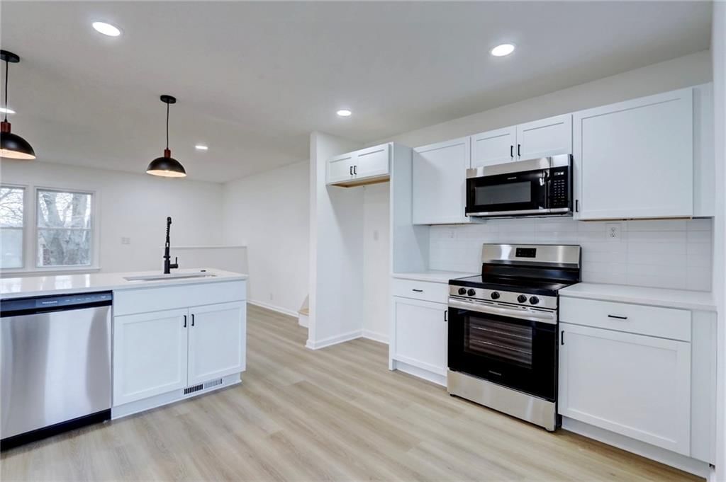 Photo 14 of 42 - 17002 NW 76th Street