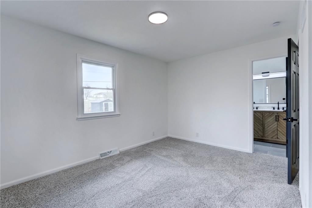 Photo 27 of 42 - 17002 NW 76th Street